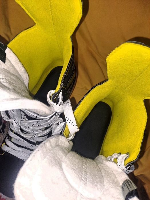 Коньки хоккейные