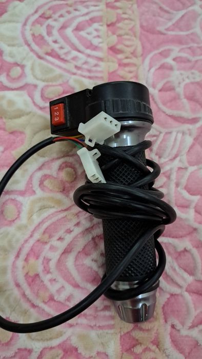 Мотозапчасти ( ручки, зеркала)