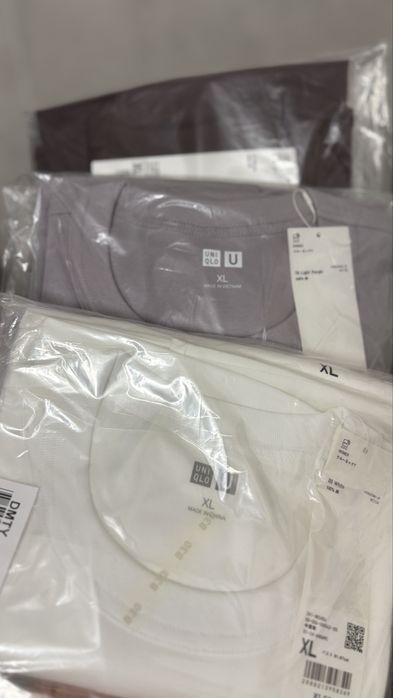 Футболки Uniqlo U