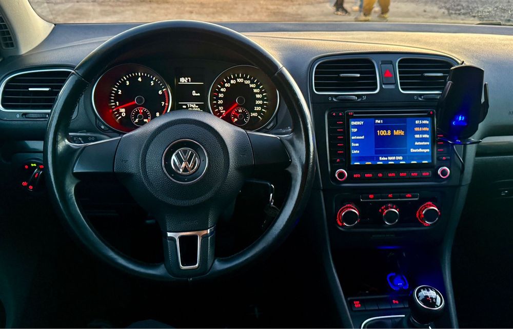 Volkswagen Golf 6 - 2010- 1.6 Benzină