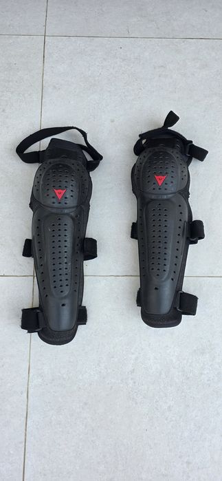 Protectii genunchi Dainese