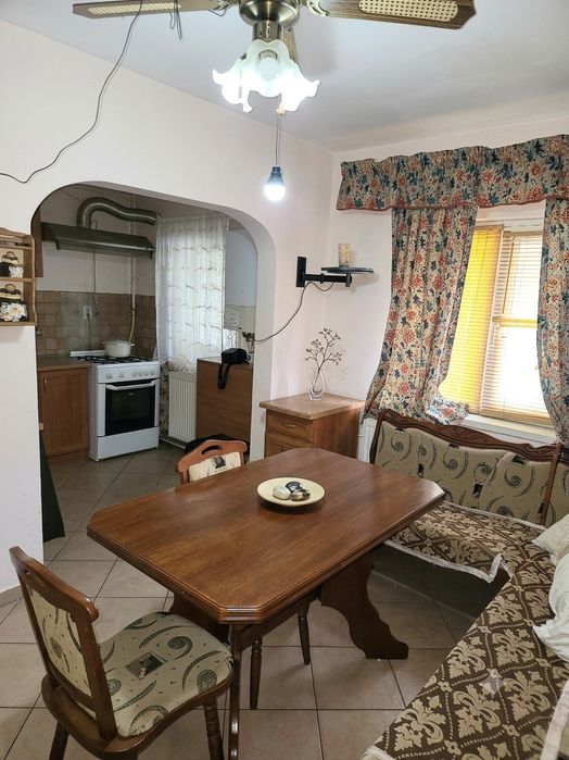 Vând apartament 4 camere