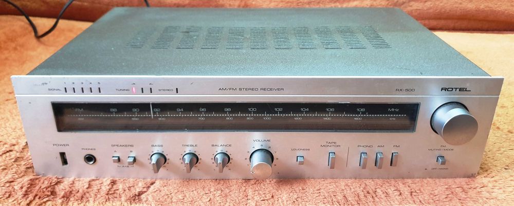 Rotel RX-500 defect pentru piese sau restaurare