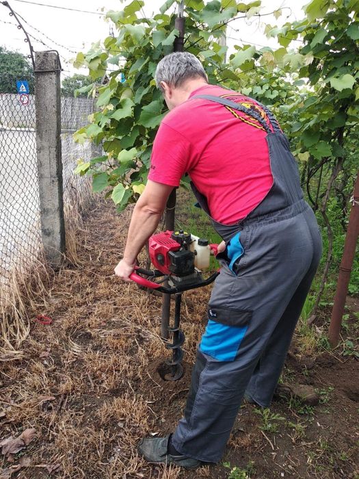 Închiriez tocător de crengi, motoburghiu, vibrator  beton + alte echip