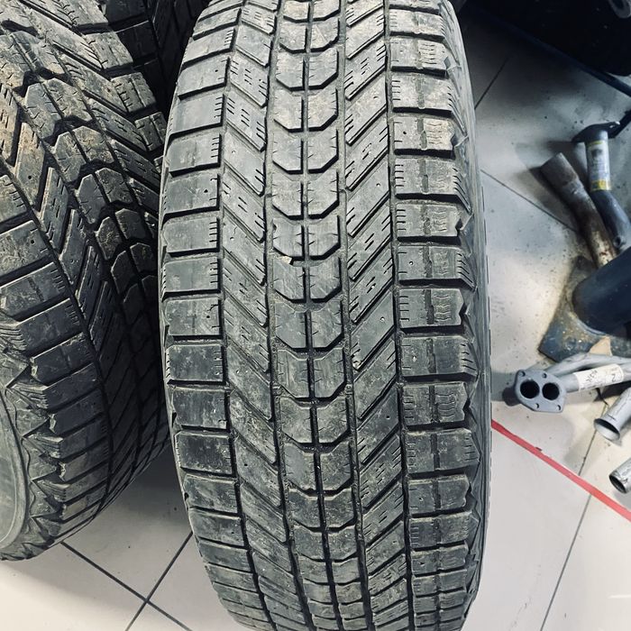 Продам резину r17 265/70