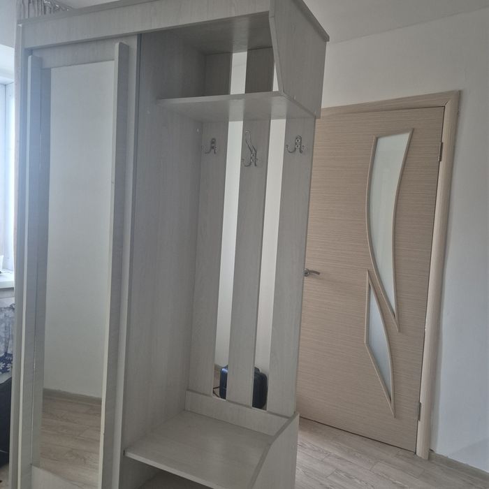 Шкаф в прихожую новыйй