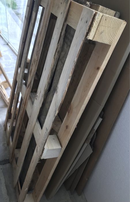 РАЗПРОДАЖБА на палети (европалети, скари, малки палети)