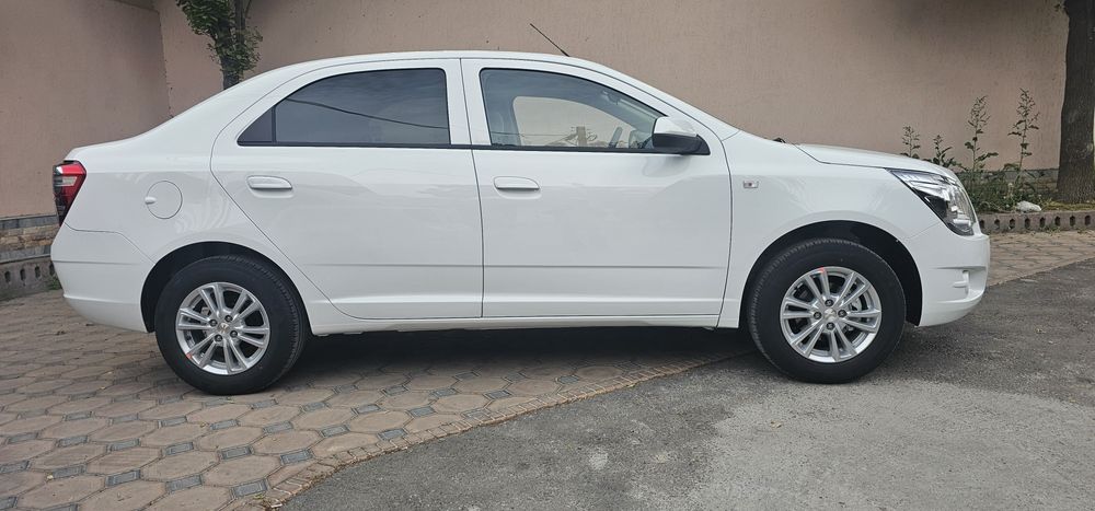 Кобальт 4-позиция 0 пробег Ок ранг Белый срочно ПЛАСТИК накд дамас бор