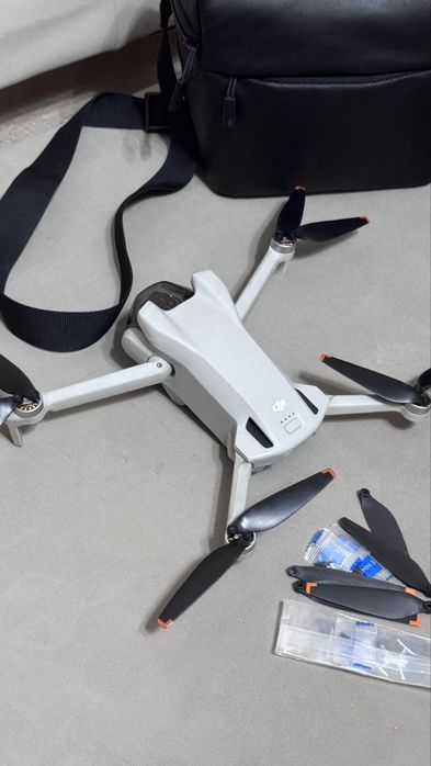 Дрон DJI 3 комбо