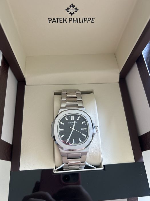 Продаются мужские часы Patek Philippe.