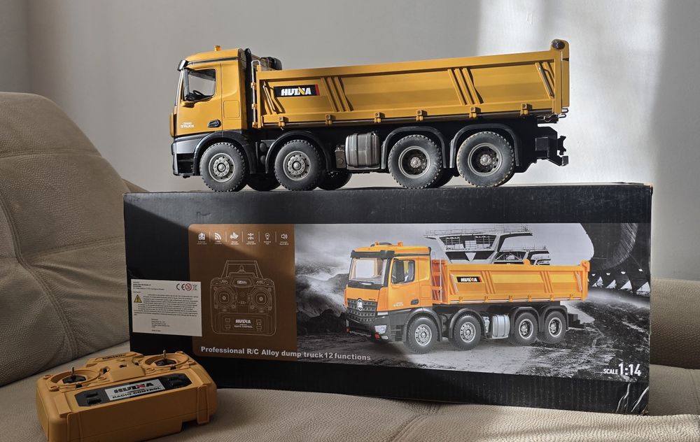 Basculanta Huina 1536 scara 1:14