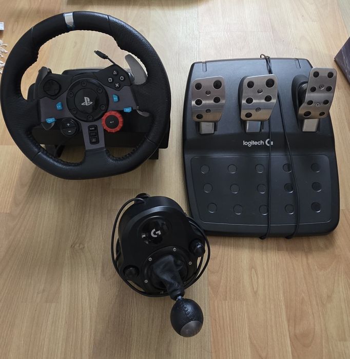 Kit Complet Logitech G29 (Volan + 3 Pedale + Schimbător Viteze) PC / PS4 / PS5