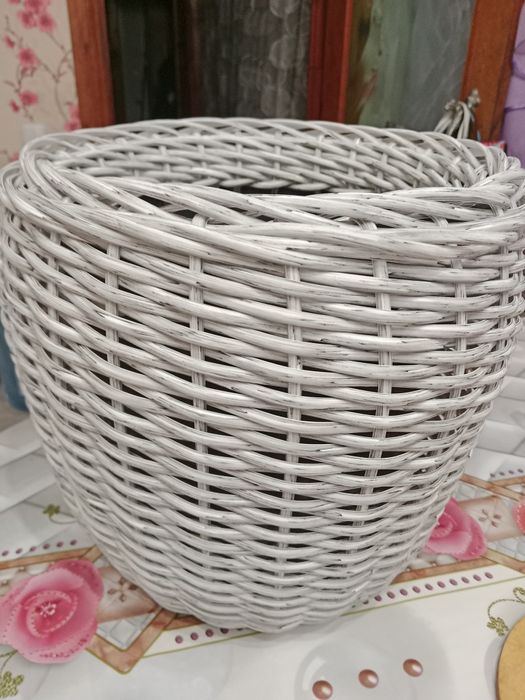 Продам кашко для цветов из ротанга