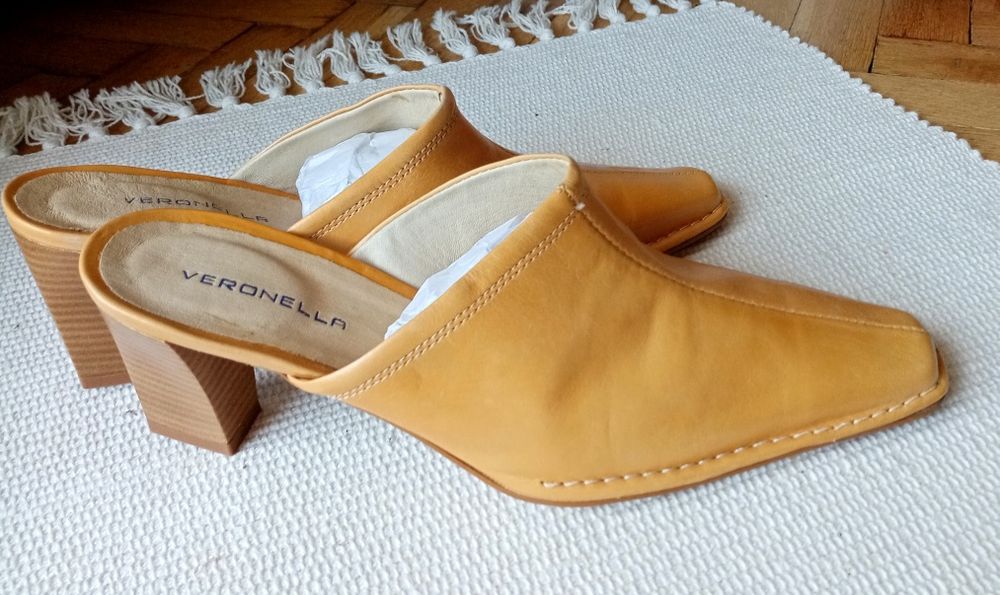 Чисто нови кожени чехли VERONELLA 38 номер