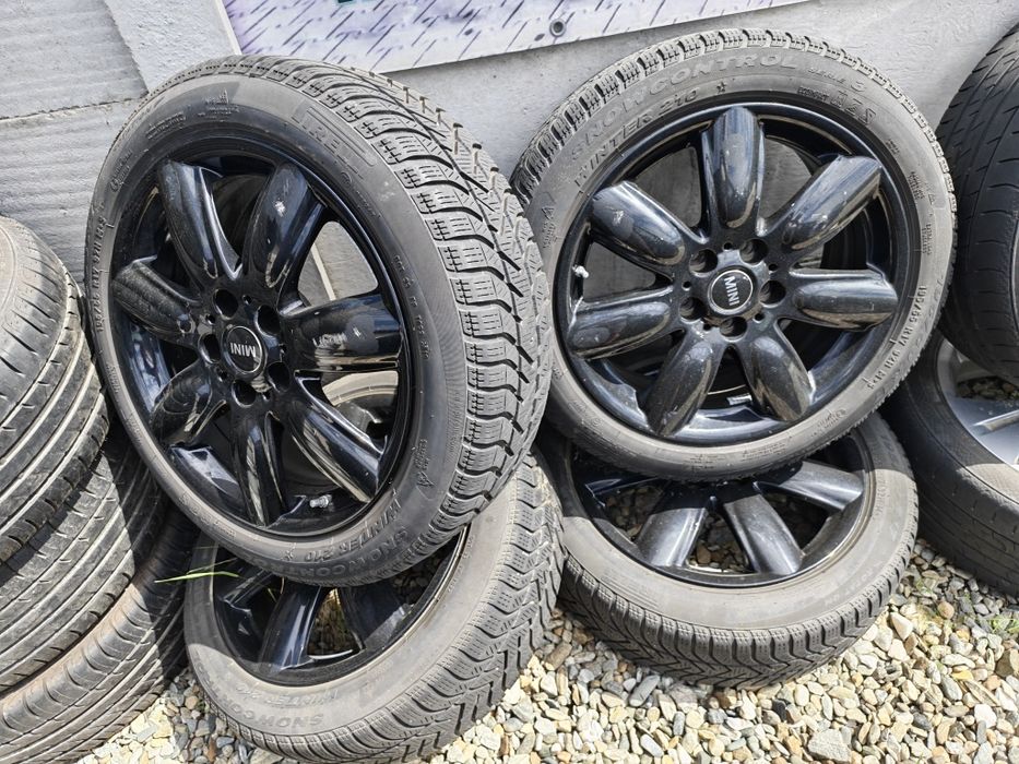 Roti Q8 Ford Ranger GLE Mini cooper