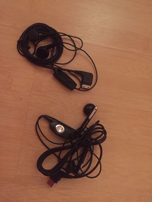 Casti cu fir samsung….