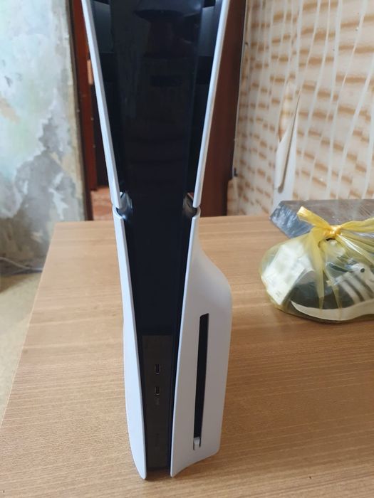 Продам Sony playstation 5 slim срочно