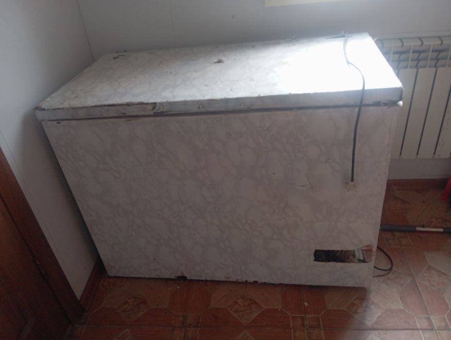 Продам морозильник работает