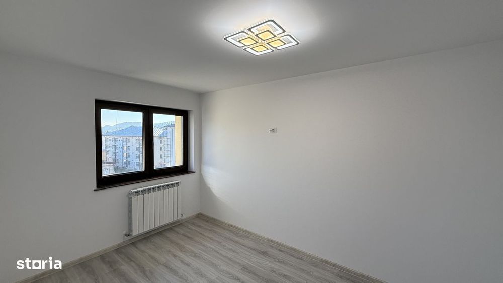 Apartament 4 camere, renovat complet, 2 băi, 2 balcoane, lângă spital