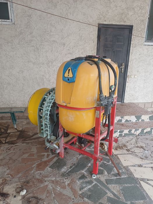 Опрыскиватель садовый