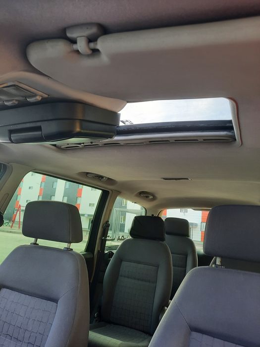 Машина сатылады.