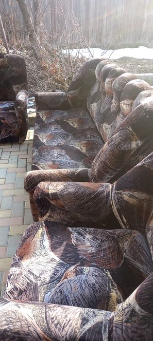 Диван 3 местный.