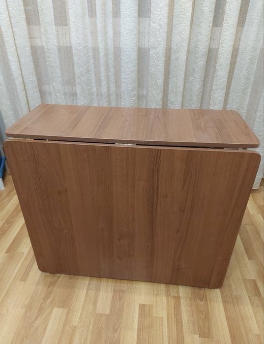 Стол книжка в хорошем состоянии