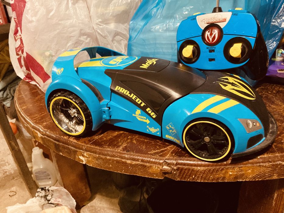 Машинка робот на пульте управления