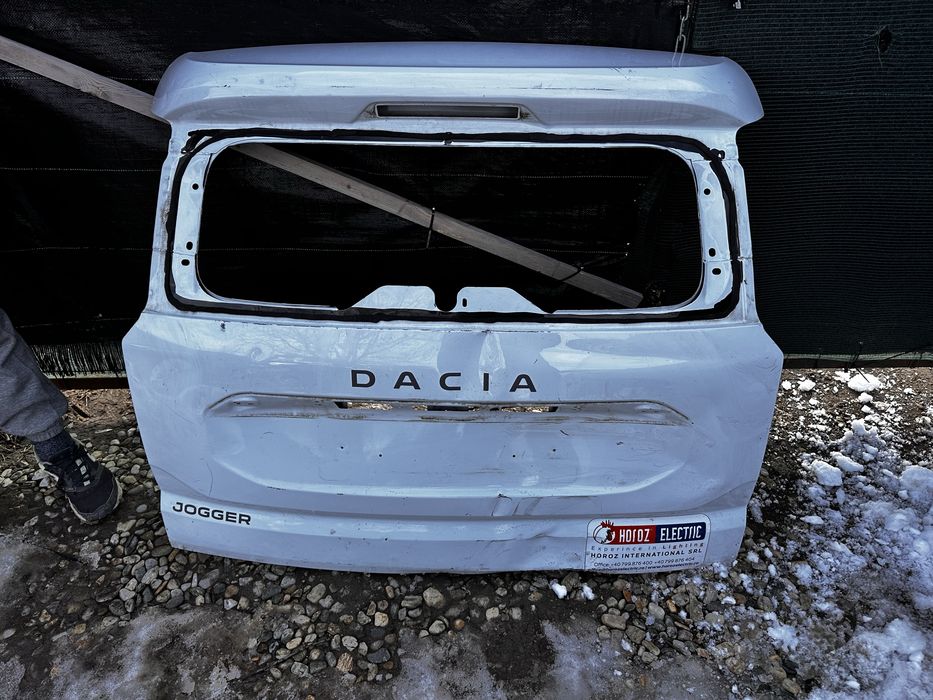 Hayon dacia jogger.