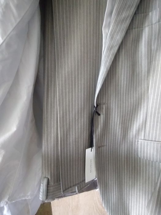 Vând costum bărbătesc Versace