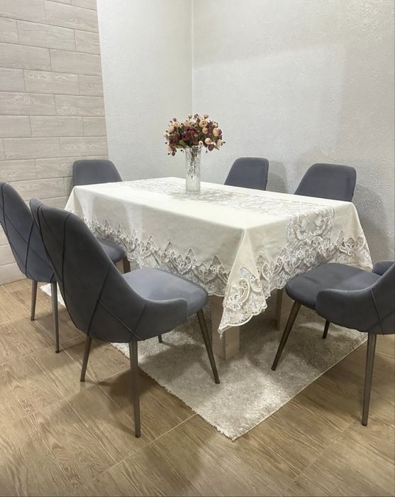 Продам 6 стульев стол в подарок! Состояние хорошее !