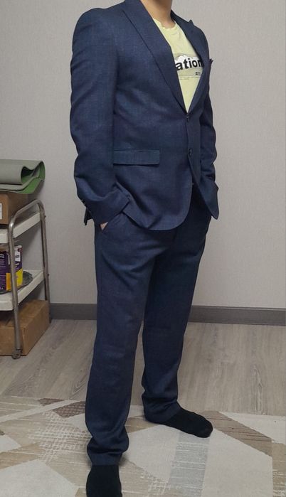 Продам мужской костюм