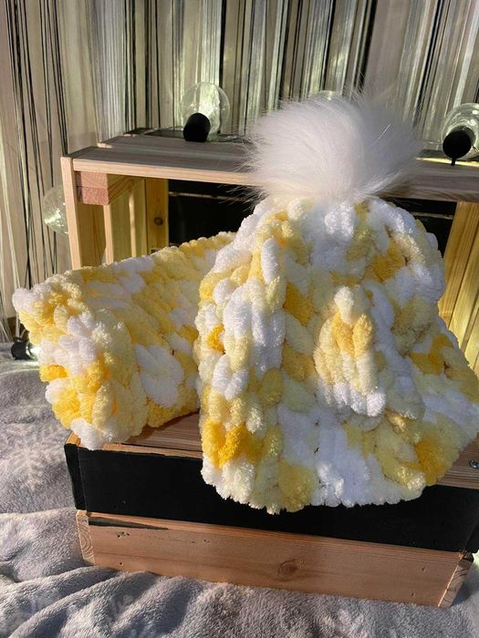 Ръчно плетени шал, шапки за мъже, жени и деца.