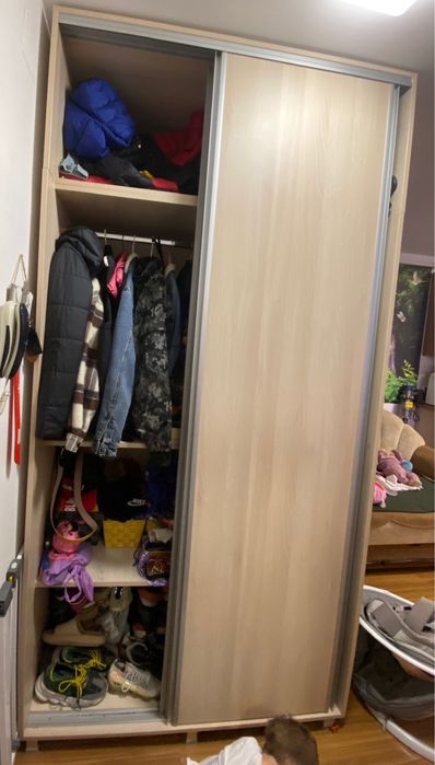 Vand dulap cu usi culisante