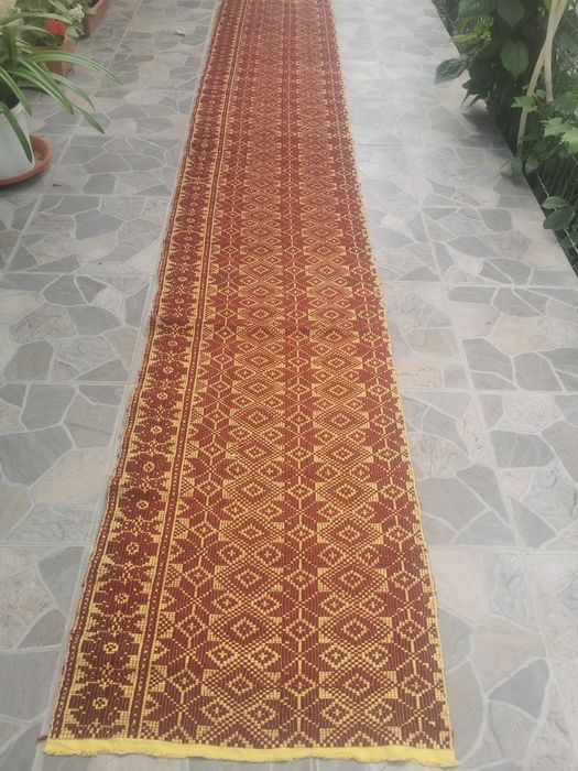 Vând covor traditional