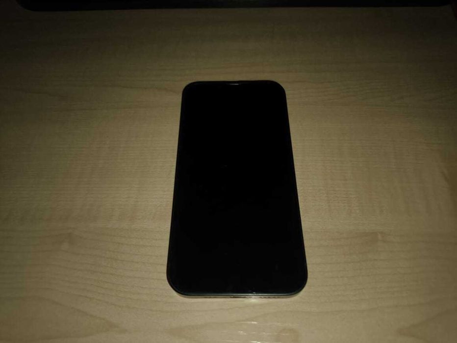 СРОЧНО iPhone 13 в отличном состоянии