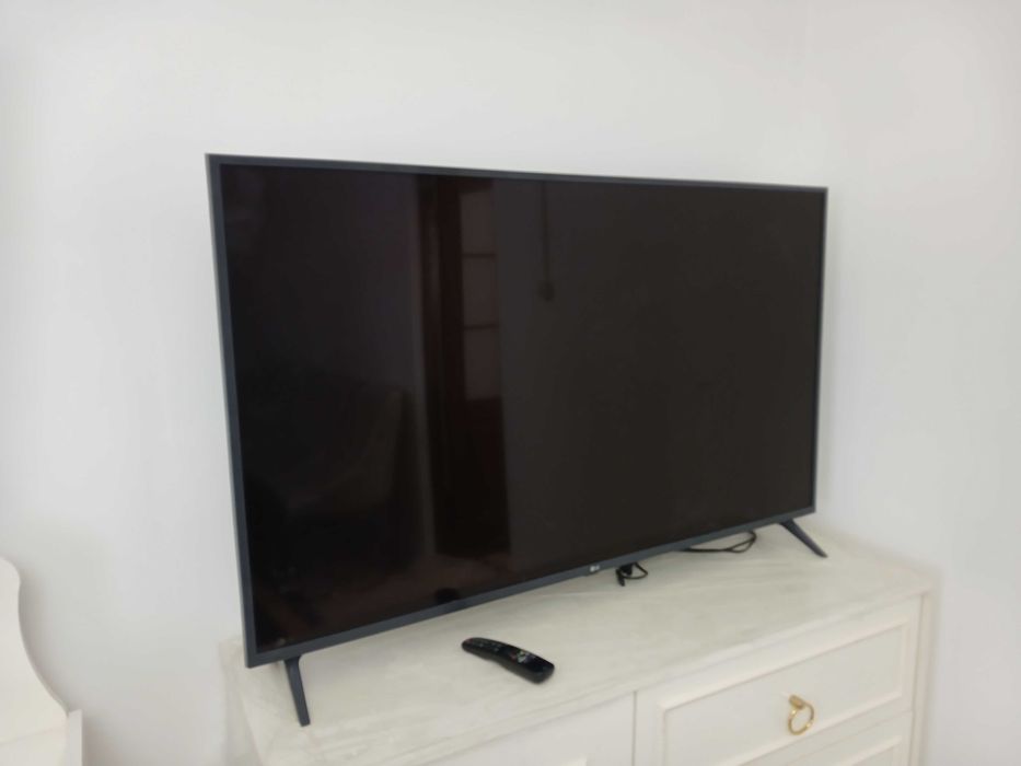 Телевизор LG больщой экран