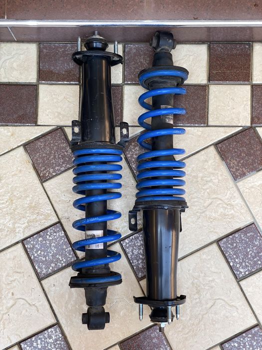 Lexus Амортизатор