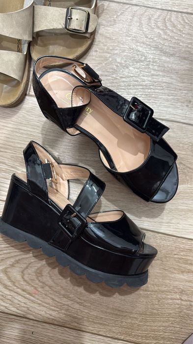 Отдам даром, все на 35 размер