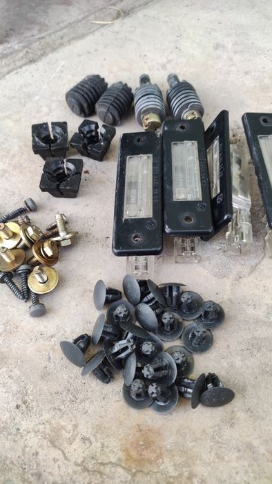 Замки петли багажника БМВ е34