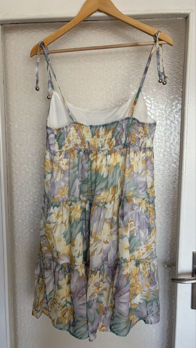 Рокля къса с връзки нова