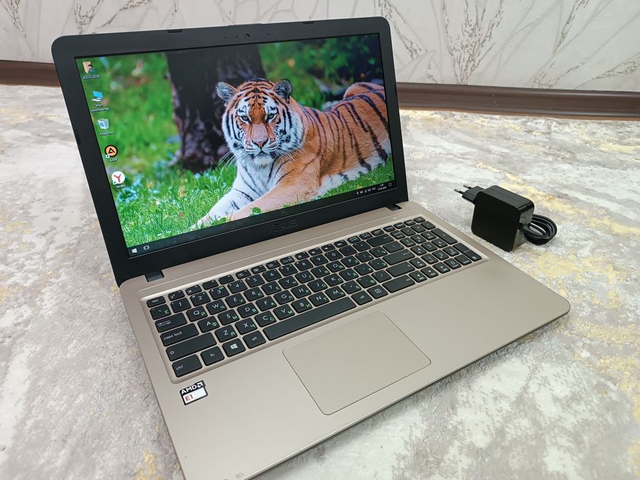 Ноутбук ASUS Windows 10.