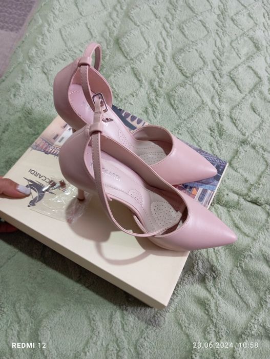 Продам..туфли37р