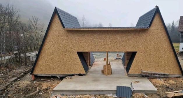 Vindem cabane tip A-frame