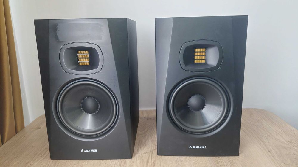 Monitoare profesionale de studio Adam Audio T7V