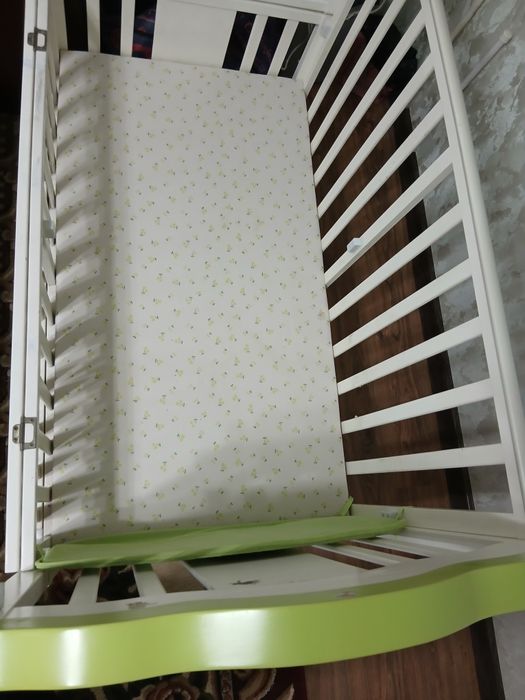 Детский кровать и детский шкаф в комлекте