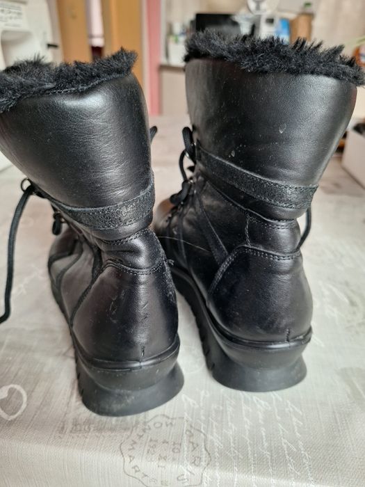 Продавам зимни обувки