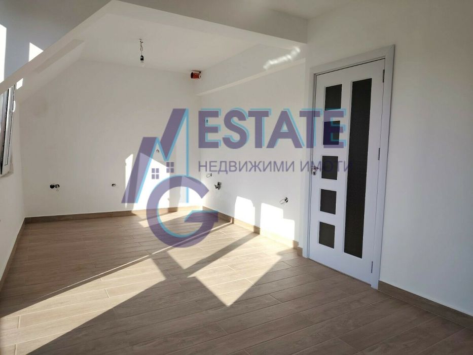 Тристаен апартамент до ключ без такса поддръжка в гр. Несебър