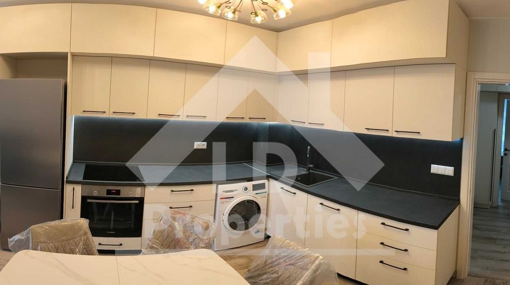 Дава се под наем Тристаен апартамент в к.к. Св.Св. Константин и Елена - 76 кв.м за 918 € - Снимка #2