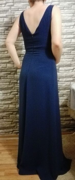 елегантна семпла рокля с изрязан гръб в син цвят